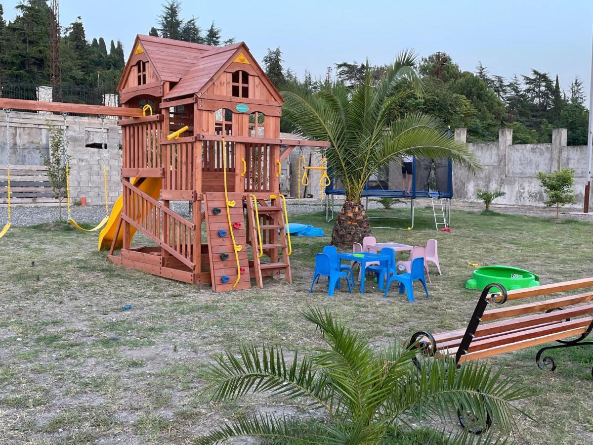 Hotel Black Sea Sukhumi Exterior foto