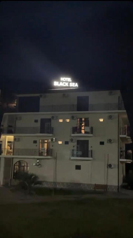 Hotel Black Sea Sukhumi Exterior foto
