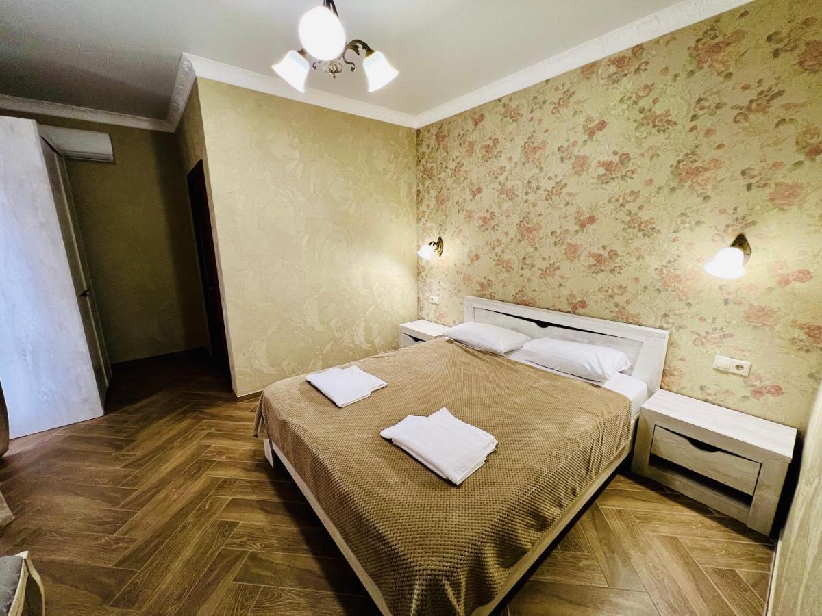 Hotel Black Sea Sukhumi Exterior foto