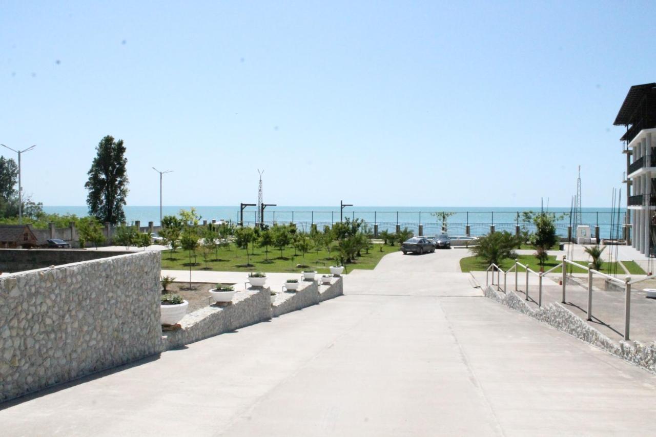 Hotel Black Sea Sukhumi Exterior foto