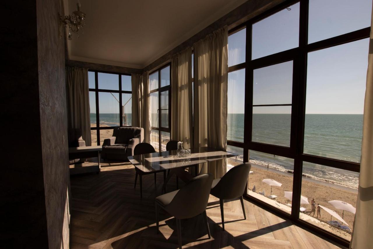 Hotel Black Sea Sukhumi Exterior foto