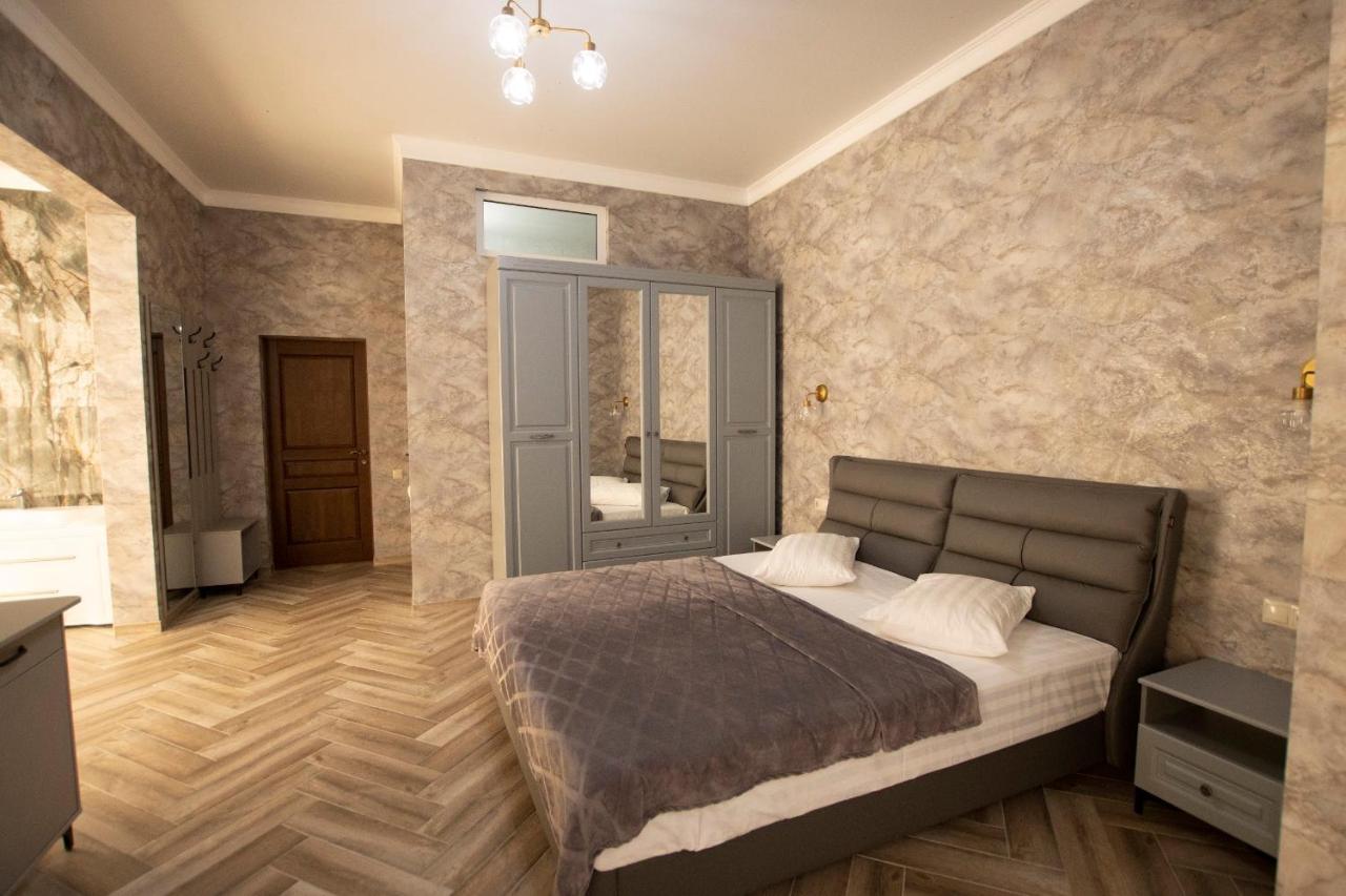 Hotel Black Sea Sukhumi Exterior foto